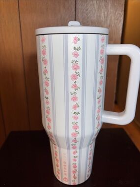 HydroJug White Insulated Travel Tumbler with Pink Rose Stripe. EUC 40oz Traveler